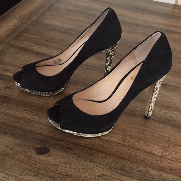 Joan & David Black Suede Heels - Picture 2 of 8